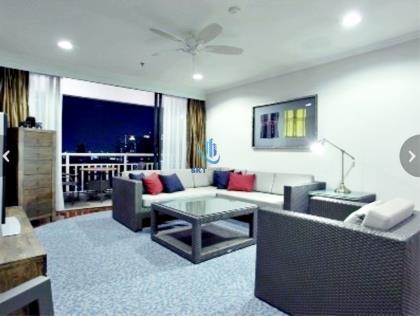 Lake Green Condo - Sukhumvit 8 Near BTS Nana