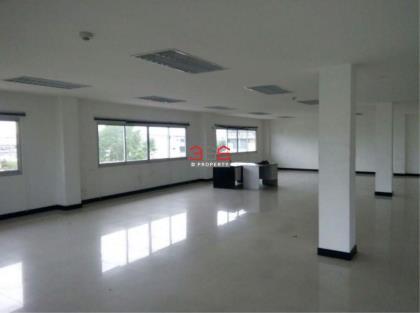 ให้เช่า: อาคารสำนักงาน สุขุมวิท 101/1 เนื้อที่ 900ตรม / ชั้น