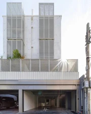 ขายทาวน์เฮ้าส์ บ้านแฝด 5 ชั้น ใจกลางเอกมัย สุขุมวิ