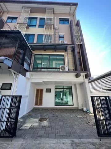 ให้เช่าโฮมออฟฟิศ 4 ชั้น ห้องมุม ม.Up Town สาธุประด