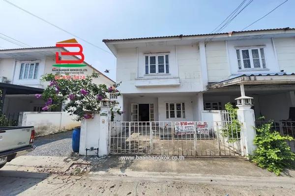 ทาวน์เฮาส์ หมู่บ้าน ภัทรินทร์ 1 เนื้อที่ 18.9 ตรว