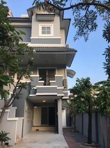 ให้เช่าทาวน์โฮม 3.5 ชั้น หมู่บ้านเน็พปาร์ค ซ.ประเส