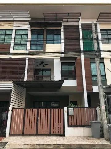 ขายพร้อมผู้เช่าทาวน์โฮม 3 ชั้น ม.ซิกเนเจอร์ เพชรเก