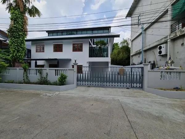 ให้เช่าโฮมออฟฟิศ2ชั้น200ตร.ม.ย่านโชคชัย4ลาดพร้าวใก