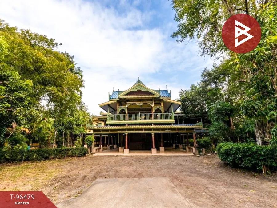 ขายบ้านเรือนไทยไม้สักและหอประชุมกลางน้ำ บ้านหมี่ ลพบุรี เหมาะสำหรับรีสอร์ท